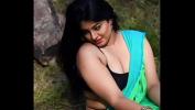 सेक्सी वीडियो देखें Mallu beautyqueen showing curves and cleavage ऑनलाइन