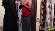 सेक्सी वीडियो देखें Horny Punjabi Bhabhi caught bihari in her bathroom doing Masturbation and Punished him by sucking pussy सबसे तेज